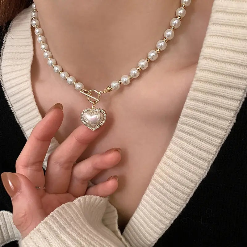 Elegant Pearl Heart Pendant Necklace – Women’s Luxury Imitation Pearl Chain