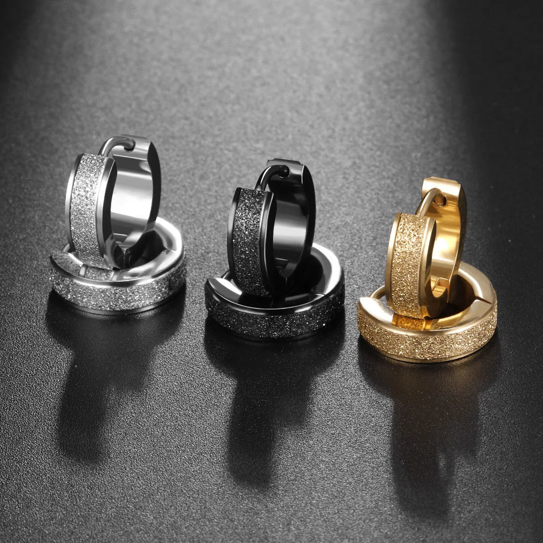 Men’s 18K Gold-Plated Stainless Steel Matte Hoop Earrings – Hypoallergenic & Durable